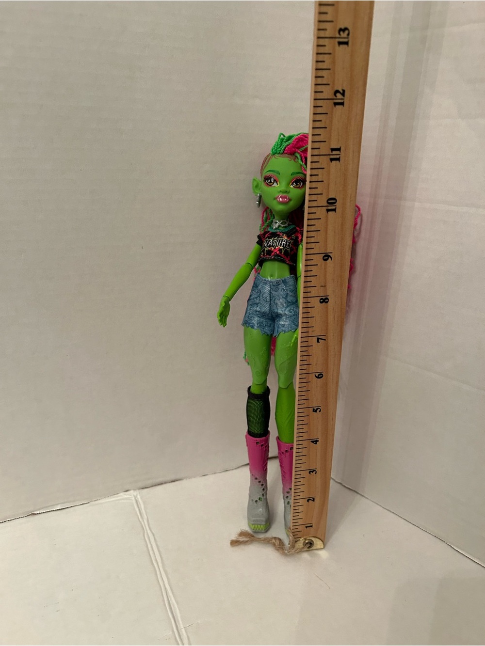 Monster High Doll Venus Mcflytrap - Picture 2 of 3